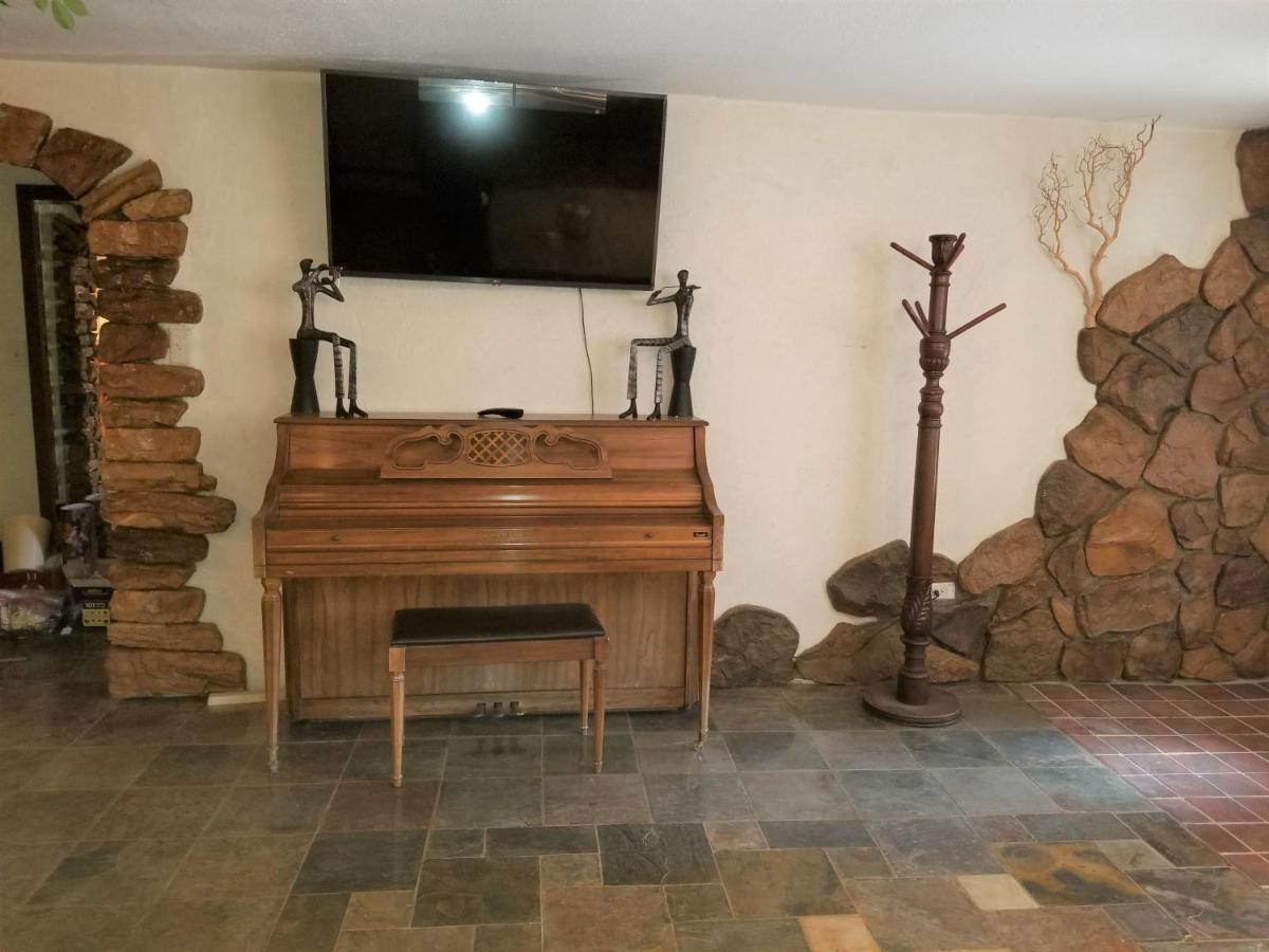 Your Comfy Home In Colorado Springs Extérieur photo